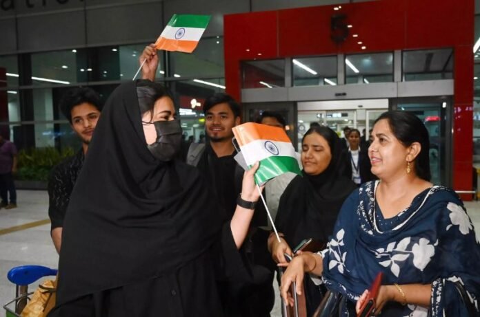 Indians return from Iran